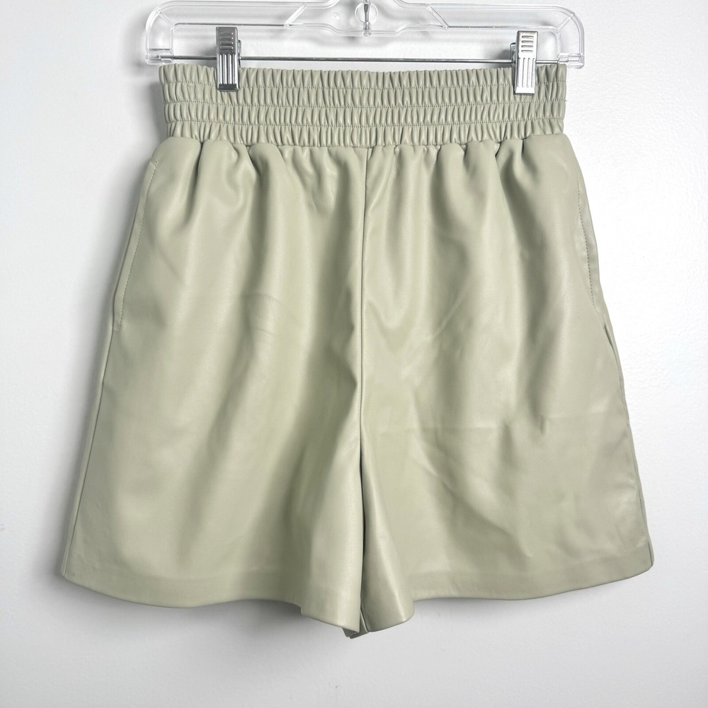 ASOS TopShop Women's Size 6 Light Sage Green Faux Leather Pull On Shorts NEW‎